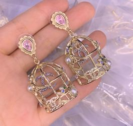 New 18k stainless steel earrings 🔥comes with logo bag