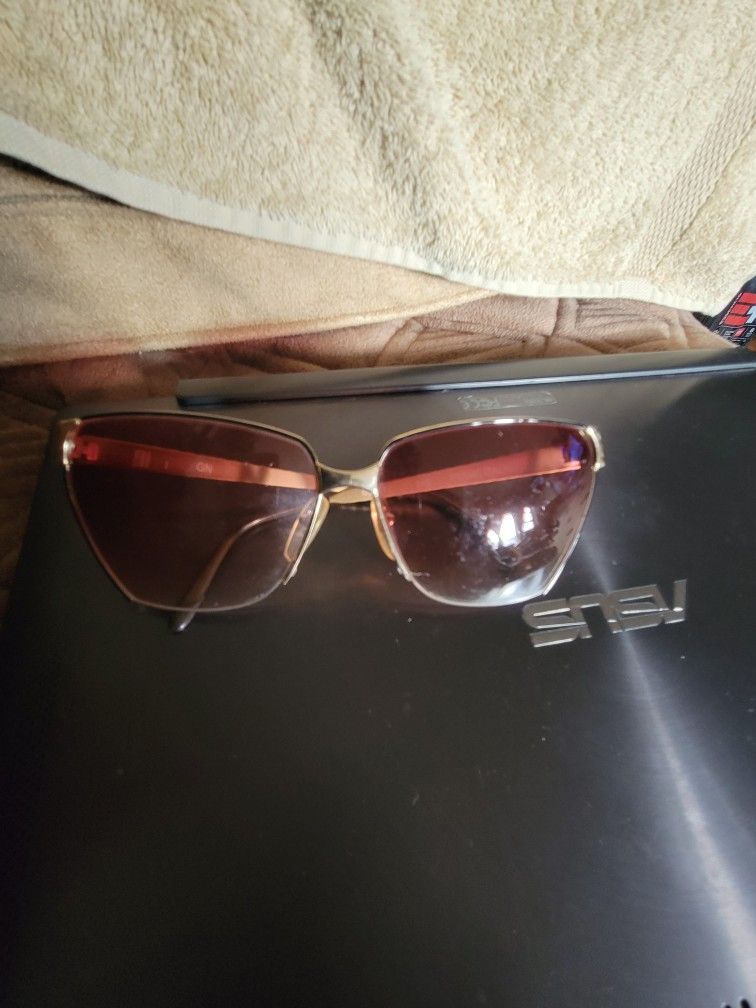 Peria Vintage Glasses