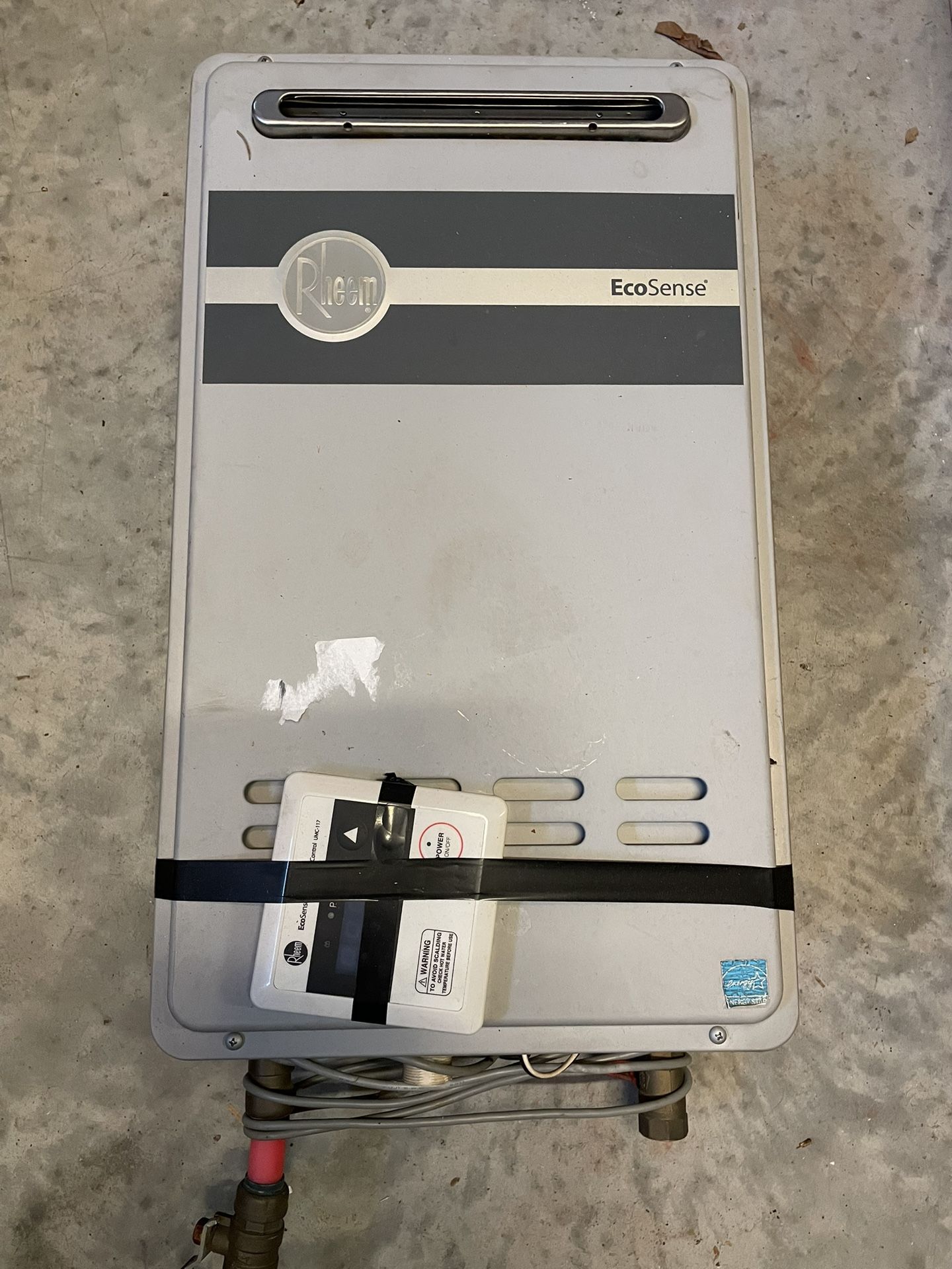 Rheem Outdoor Tankless Water Heater - Model ECO200XLN3 With Controller