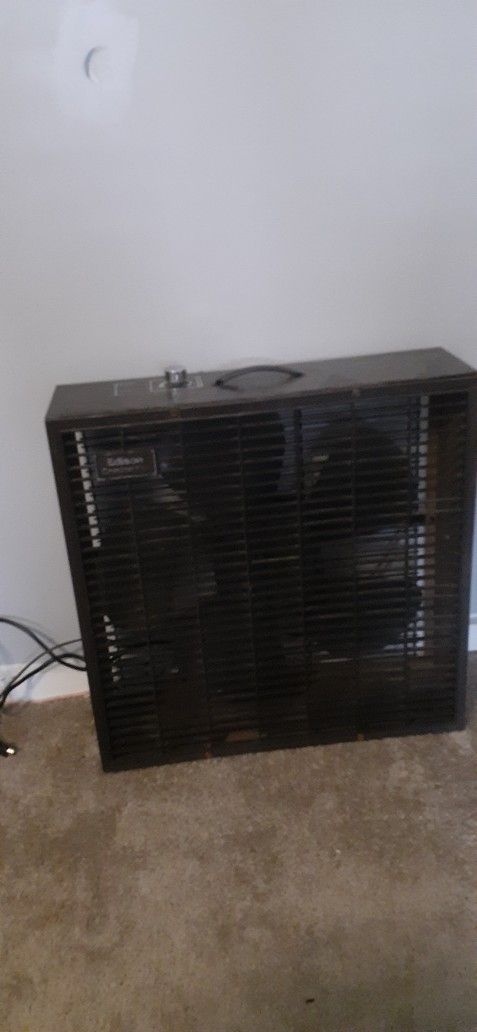 EDISON BOX FAN WELL BUILT NOT TODAYS JUNK HAS A THERMOTAT CONTROL