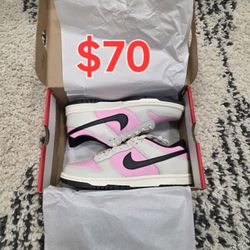 Nike Girls' Pink Grey Black Low Top Athletic Sneakers Lace Up Size 6Y