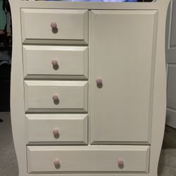 Wooden Baby Changing Table With Matching Dresser