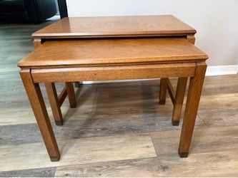 2 nesting side tables