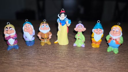 Snow White set of 7 Ornaments