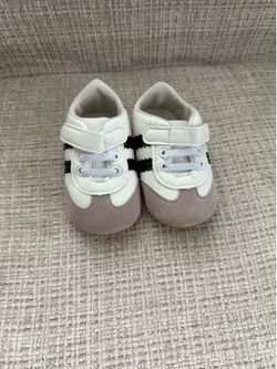 White and black size 12/1 baby shoes