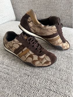 Coach size 5