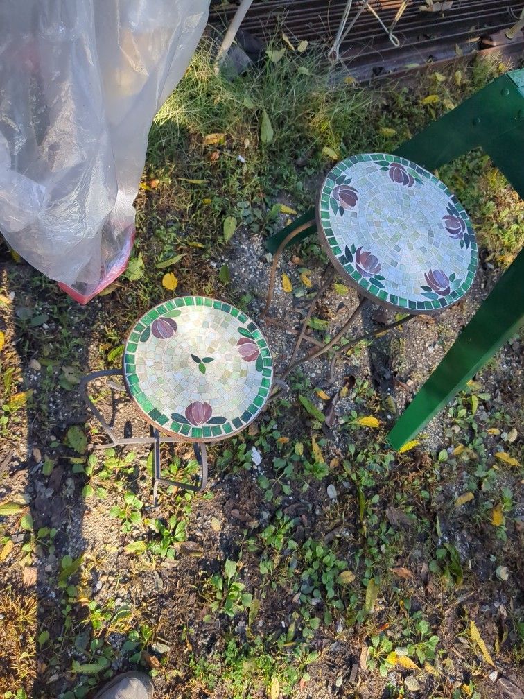 Outdoor Garden Decor Tables