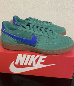 Nike Field General Size 6Y  Malachite Hyper Royal IF0465-302