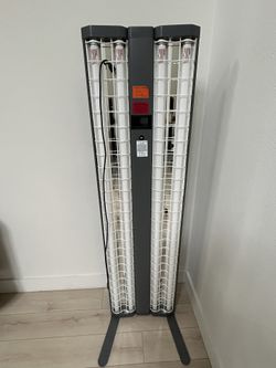 Daavlin UV 7 Series, FULL BODY, UVB Photo-Therapy 4 Lamp Machine