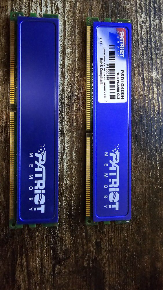 2 Stick of Patriot Computer RAM 1GB CL3 PSD1G400H PC3200 PC Memory
