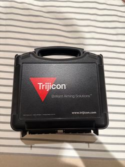 Trijicon 3x30 compact ACOG Scope