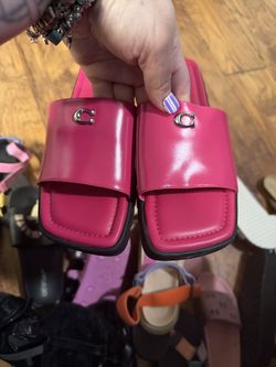 Coach sandal size 6