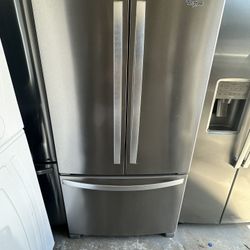 Whirlpool Refrigerator Working Great 