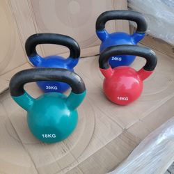 4 PIECES KETTLE BELLS SET 16KG, 18KG, 20KG, 24KG 