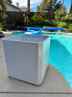 BRAND NEW Large White Galvanized Steel Planter Box – 26” x 26” x 26”