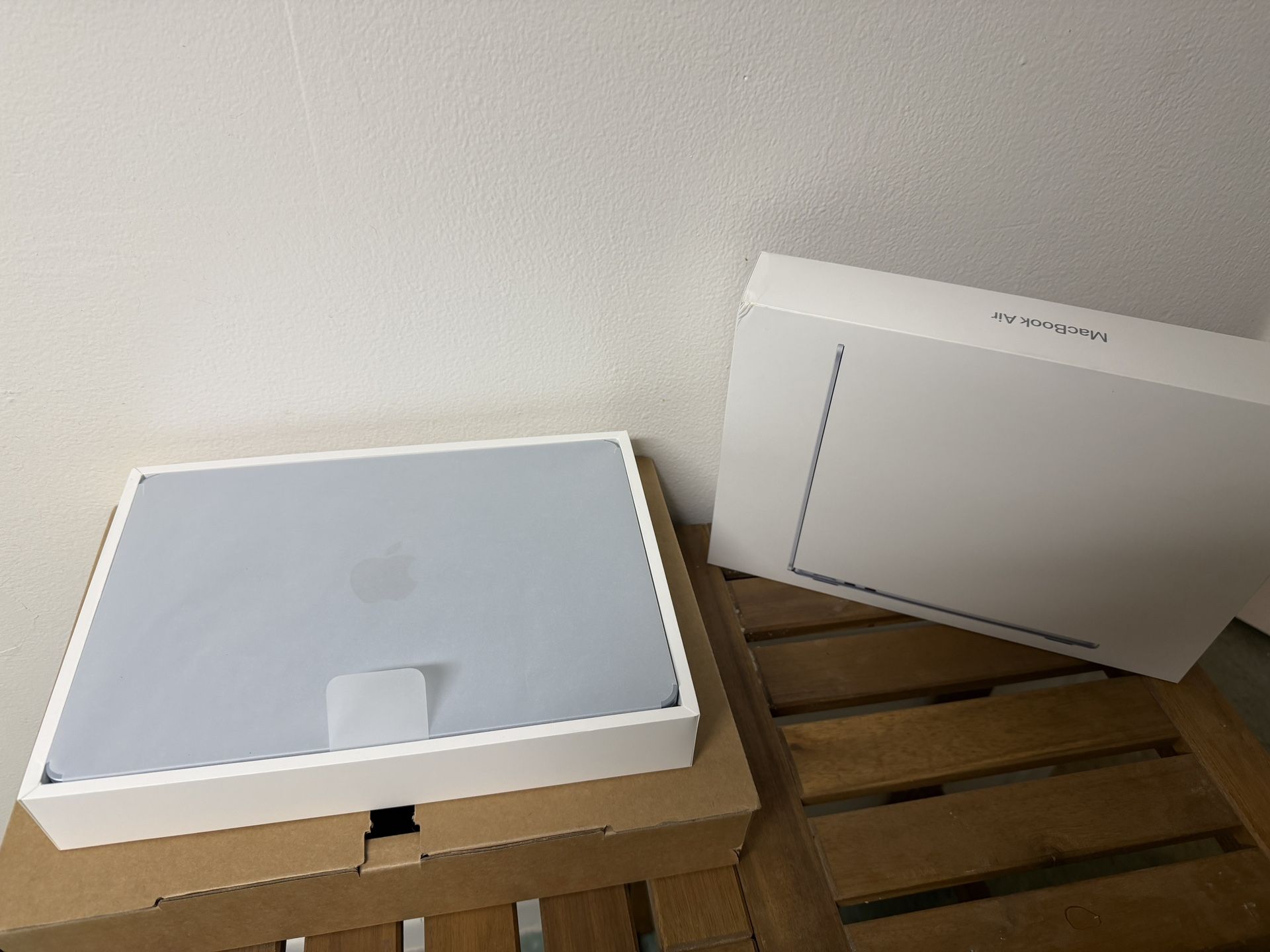 Apple M4 Macbook Air 13” Sky Blue 16GB RAM 256GB SSD 2025 *BRAND NEW OTHER