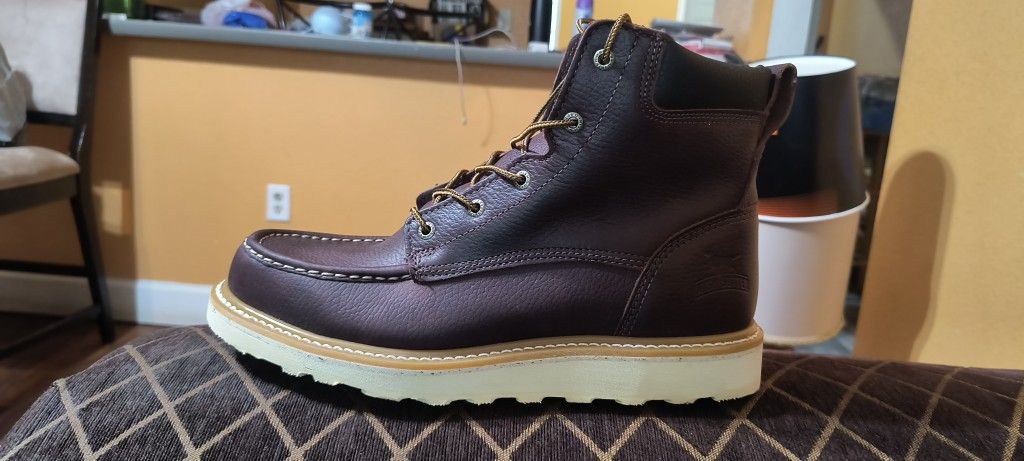 work boots irish setter red wings new size 12 D  soft  toe