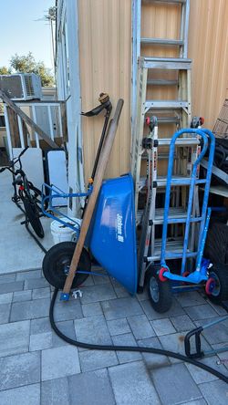 Wheelbarrow almost new used a couple of times good working condition