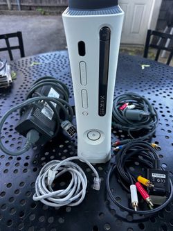 Xbox 360 with 120gb hdd no controllers