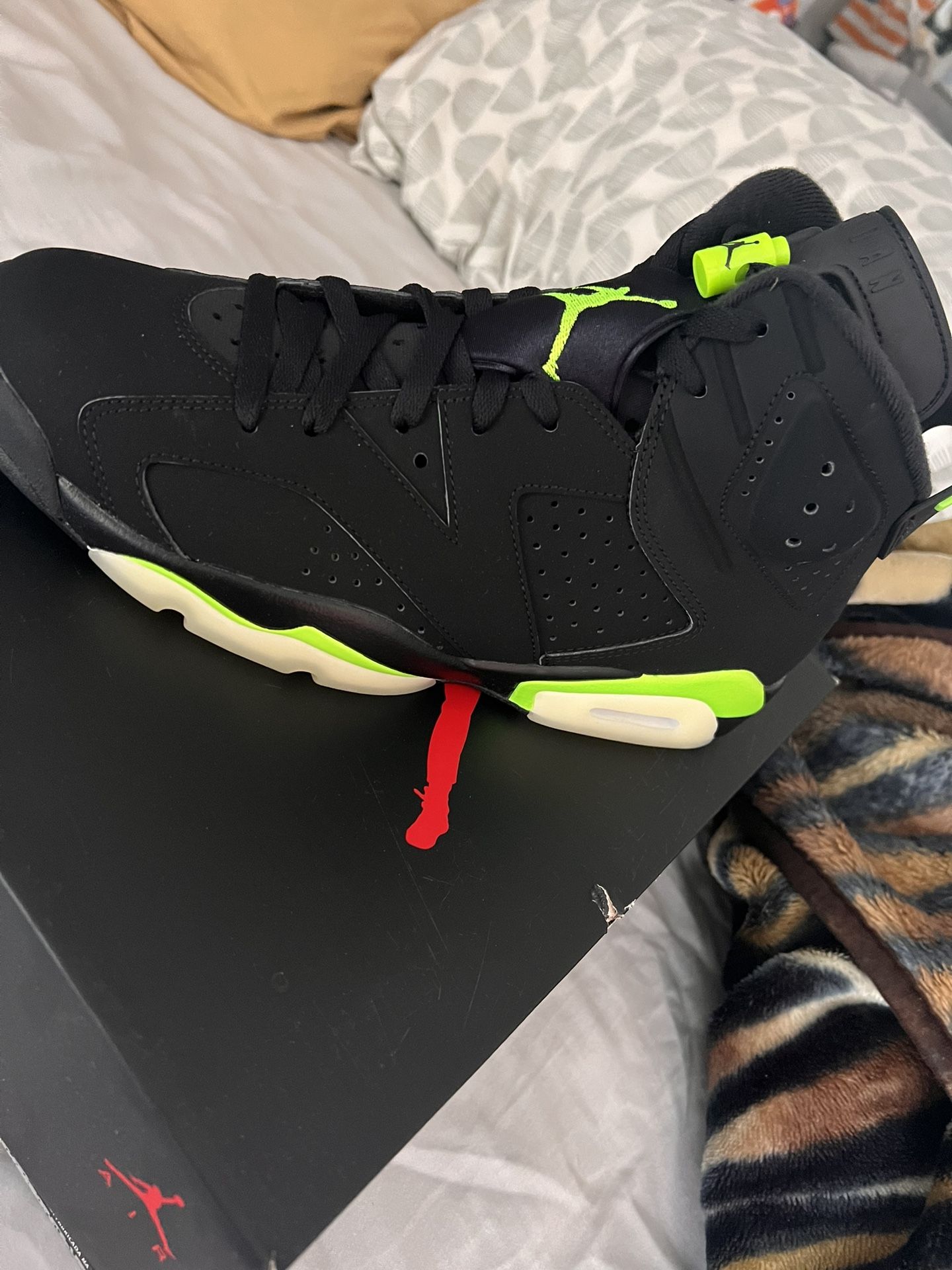 Jordan 6 Electric Green Size 10.5 DS