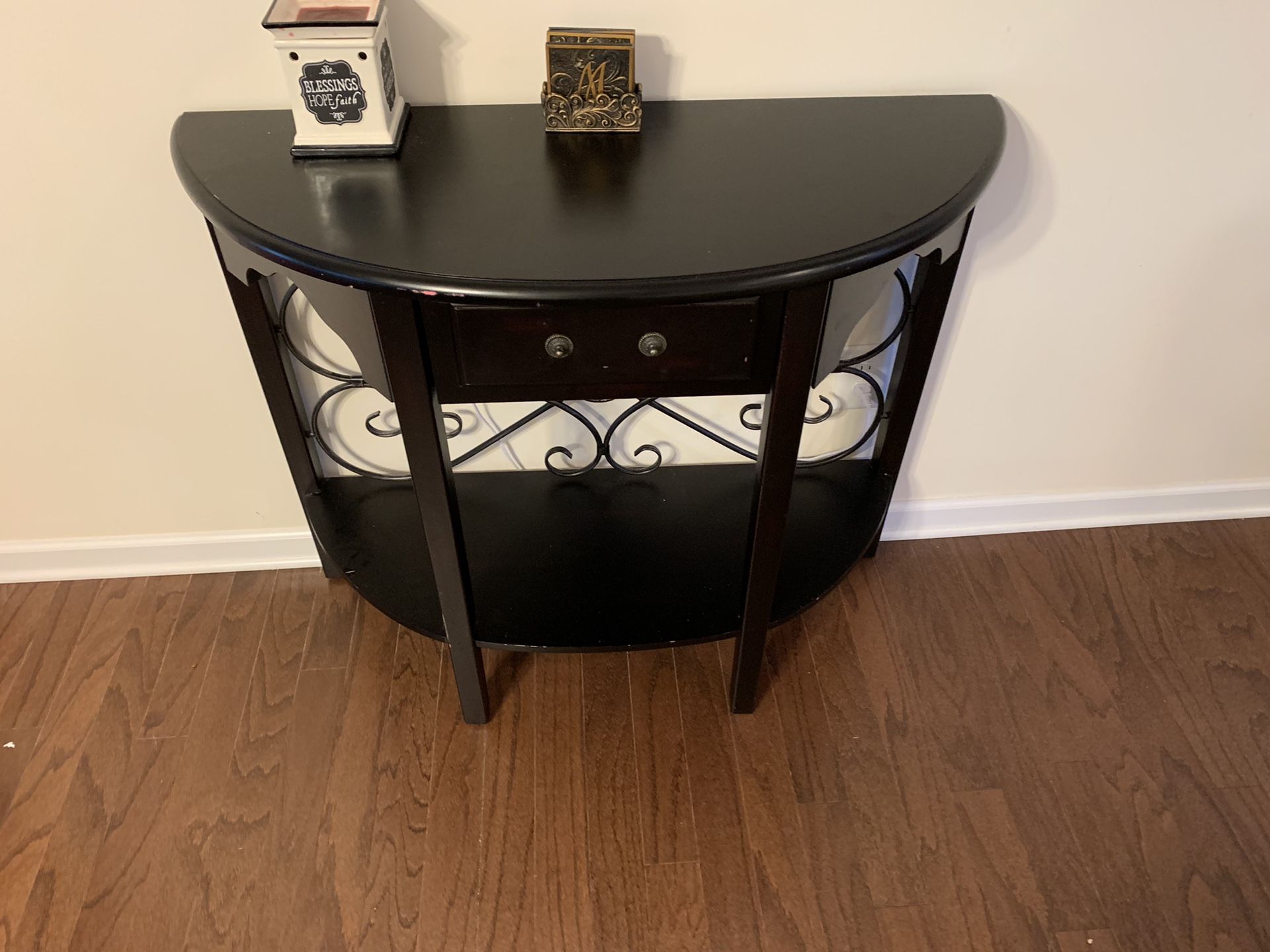 Console table (entry table) “KIRKLANDS”