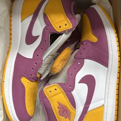 University Gold/light Bordeaux Air Jordan 1s High OG