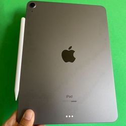 Apple IPad Air 4th Generation (10.9” Liquid Retina/ 2020 Model) 64GB with keyboard case, stylus pen & Accessories (256gb $439) 
