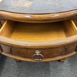 Thomasville 3-Piece Table Set – End Tables + Pedestal Accent