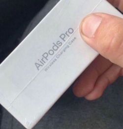 Apple AirPods Pro (2nd generation) W/MagSafe Case- Apple (Wireless/Bluetooth Earphones) BRAND NEW /SEALED