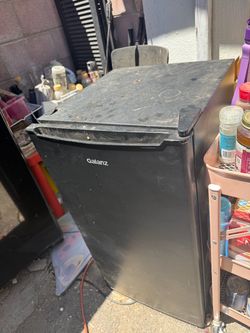 Mini fridge