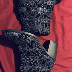  💎 Boots  (semi New) 