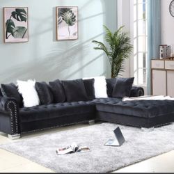 Divine 2PC Tufted Velvet Sectional w Pillows