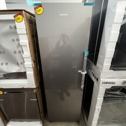 SAMSUNG UPRIGHT FREEZER 