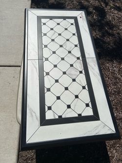 Coffee table Black and white tile