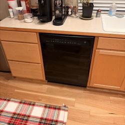 GE Adora Dishwasher.     Free, Free, Free !!!