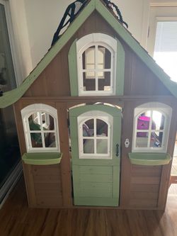 Kids play house