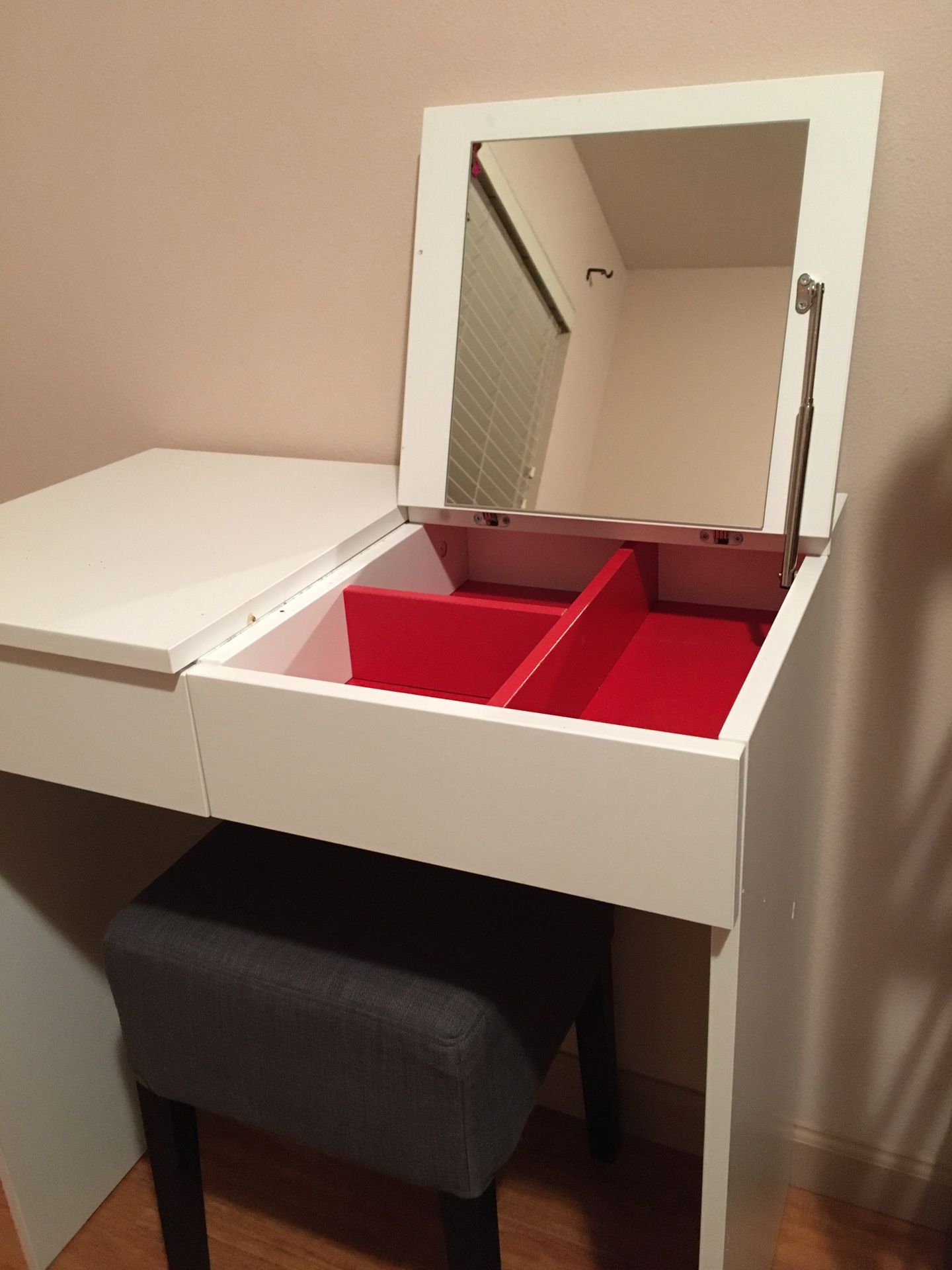 Vanity/Makeup Table and Stool