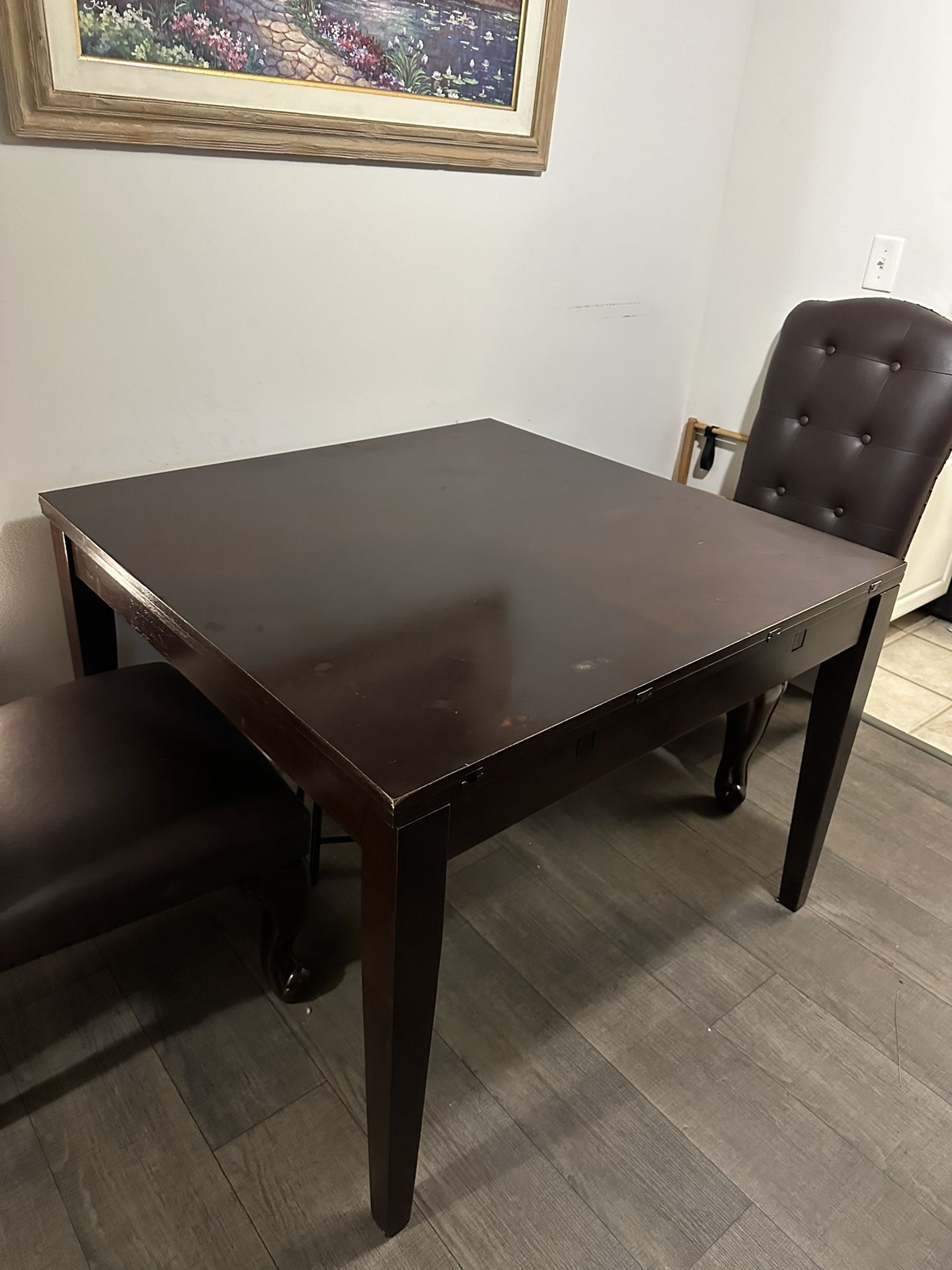 Expandable Dining Table 