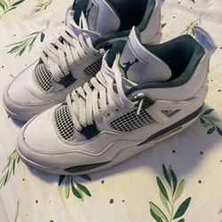 Jordan 4 oxidized green (used good condition)