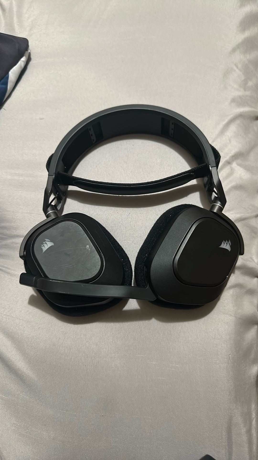 Bluetooth gaming headphones Corsair