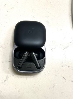 Soundcore- Anker Liberty 5 advanced Bluetooth wireless earbuds, in new condition 50$