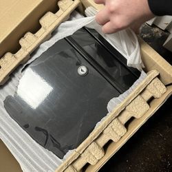 Locking Wall-mounted Mailbox - Bailey Box