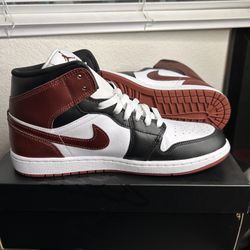 Air Jordan 1s Mid