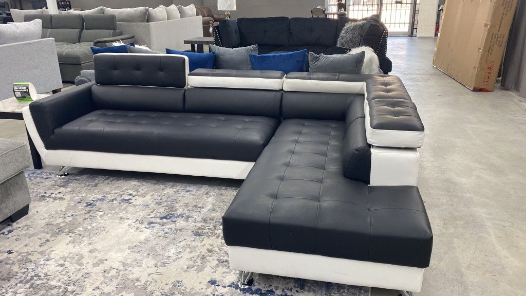 Izzy Black & White Sectional 🖤Only $54 Down Payment 