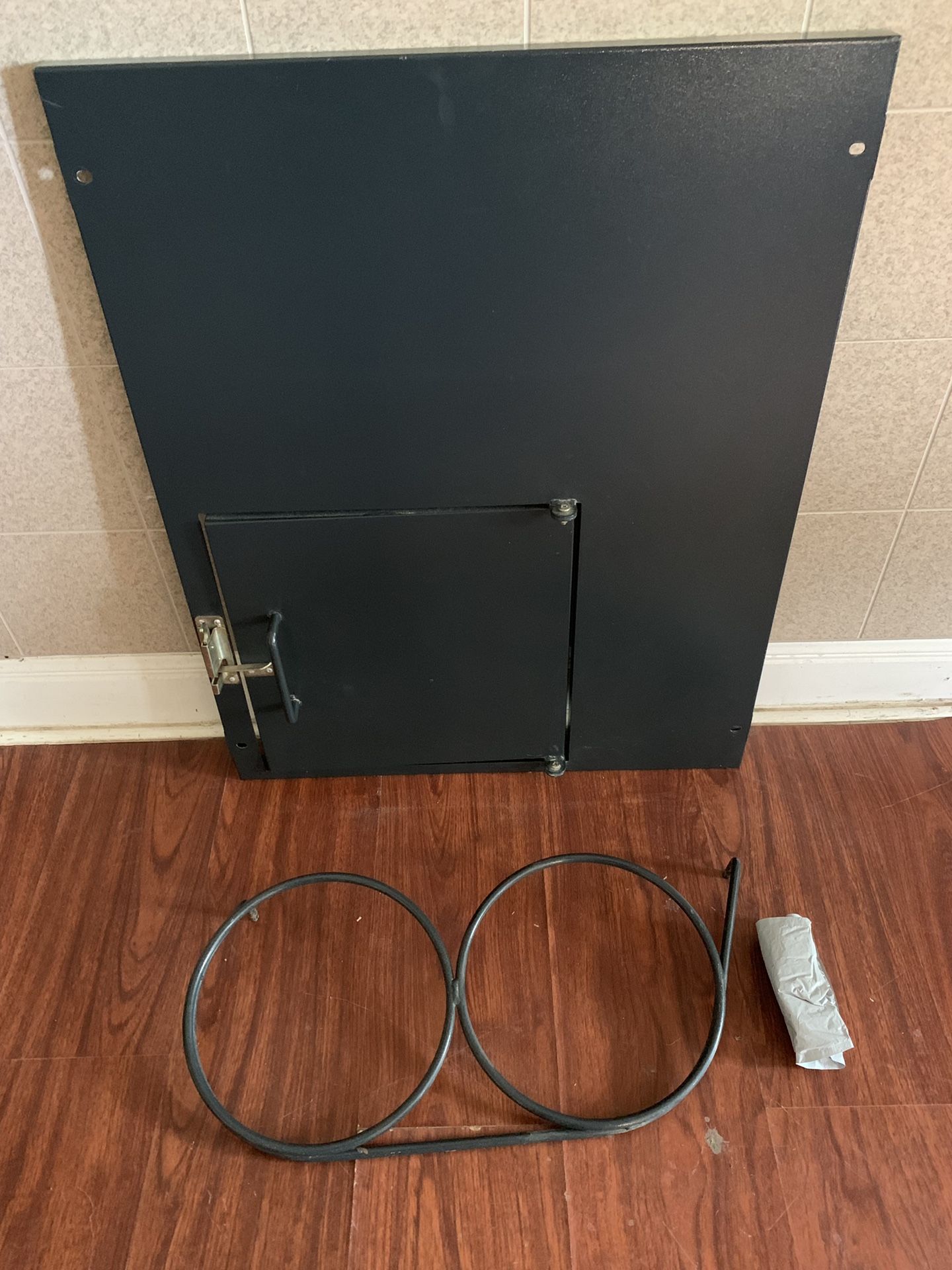 Retriever dog kennel rotating feeder for Sale in Austin, TX OfferUp