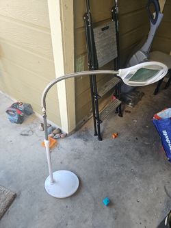 Floor Stand Magnifying Lamp with Gooseneck