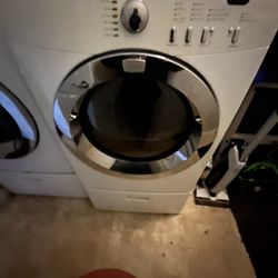 Frigidaire / Electrolux Front‑Load Washer & Gas Dryer Set – Works Great