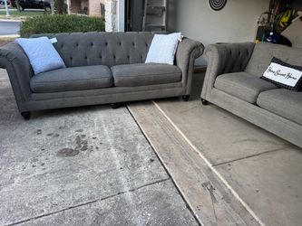 Ashley 2 piece large Couch set - Free Delivery 🚚