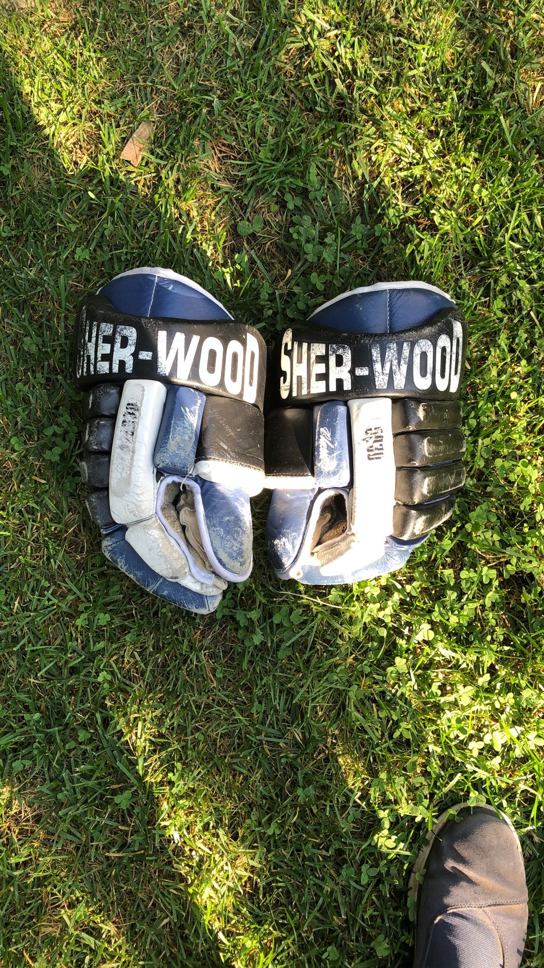 Sherwood Hockey Gloves