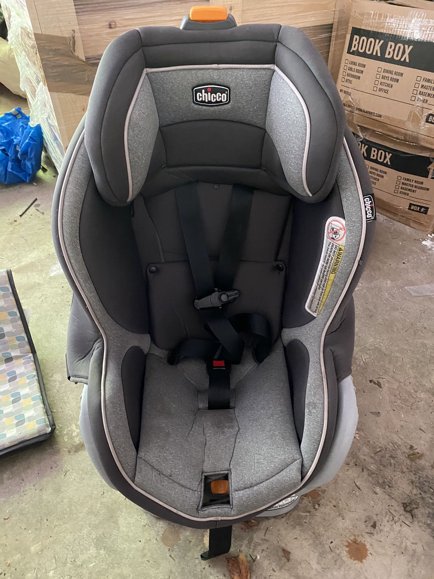 Chicco NextFit Convertible Car seat